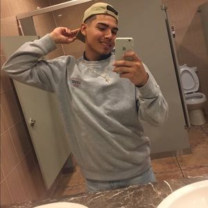 Meet your Posher, Luis